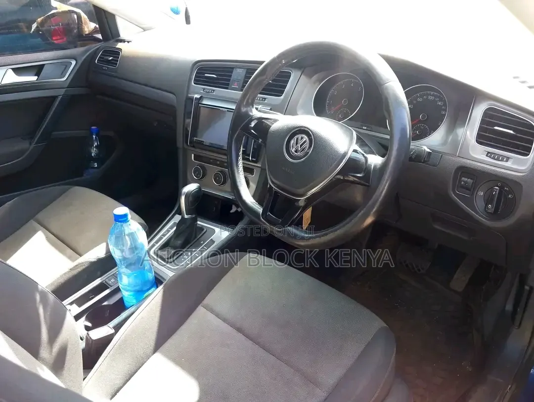 Volkswagen Golf 2016 Blue