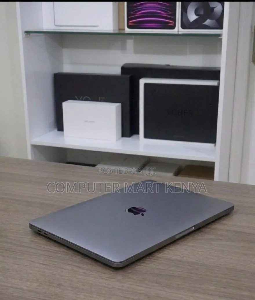 New Laptop Apple MacBook Pro 16GB Apple M1 SSD 1T