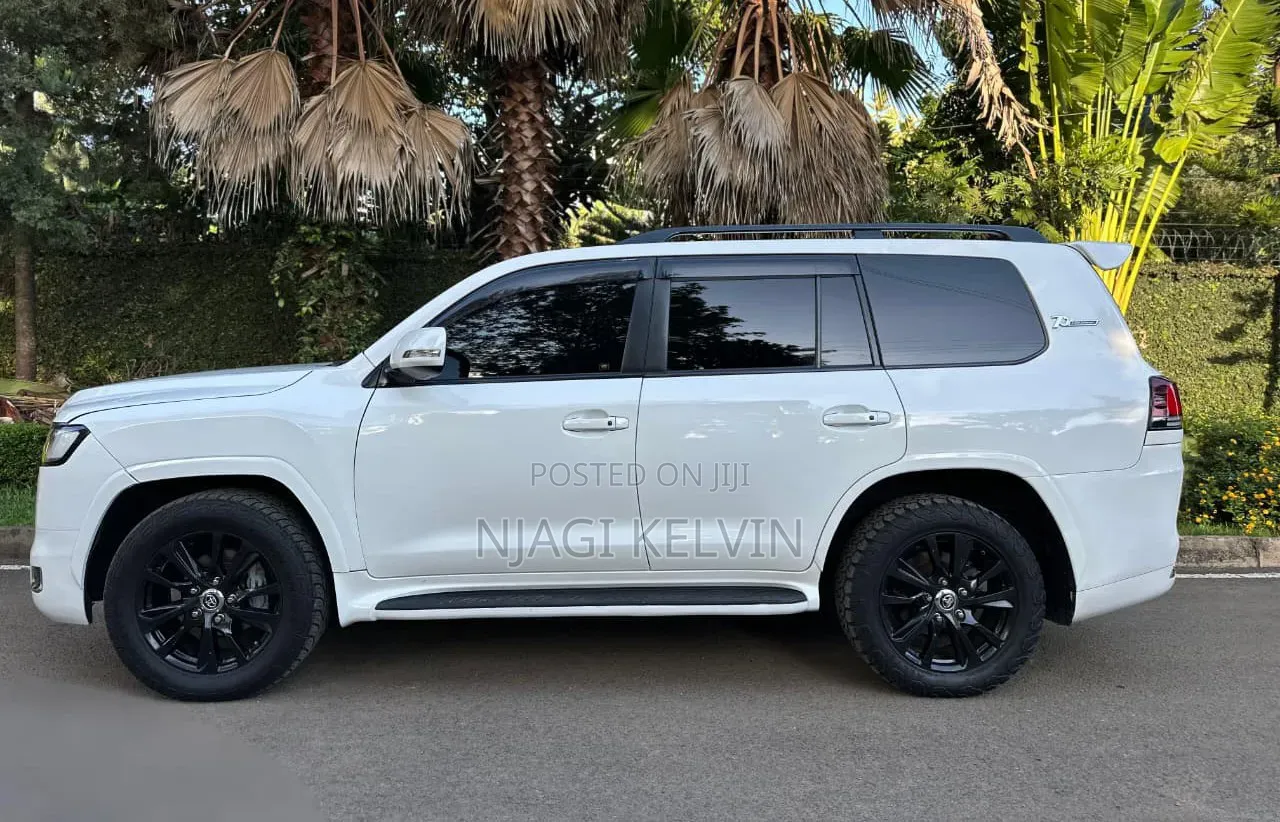 Toyota Land Cruiser 4.6 V8 ZX 2015 White