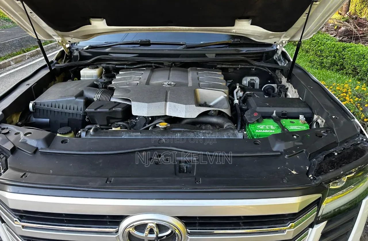 Toyota Land Cruiser 4.6 V8 ZX 2015 White
