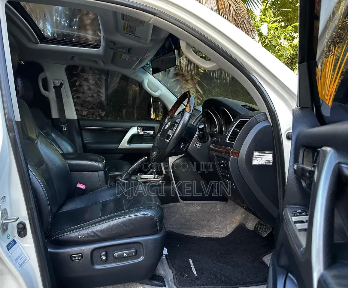 Toyota Land Cruiser 4.6 V8 ZX 2015 White