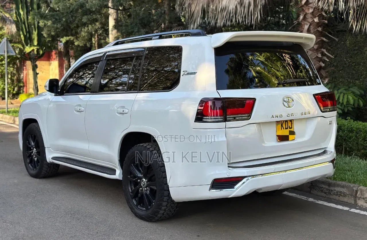 Toyota Land Cruiser 4.6 V8 ZX 2015 White