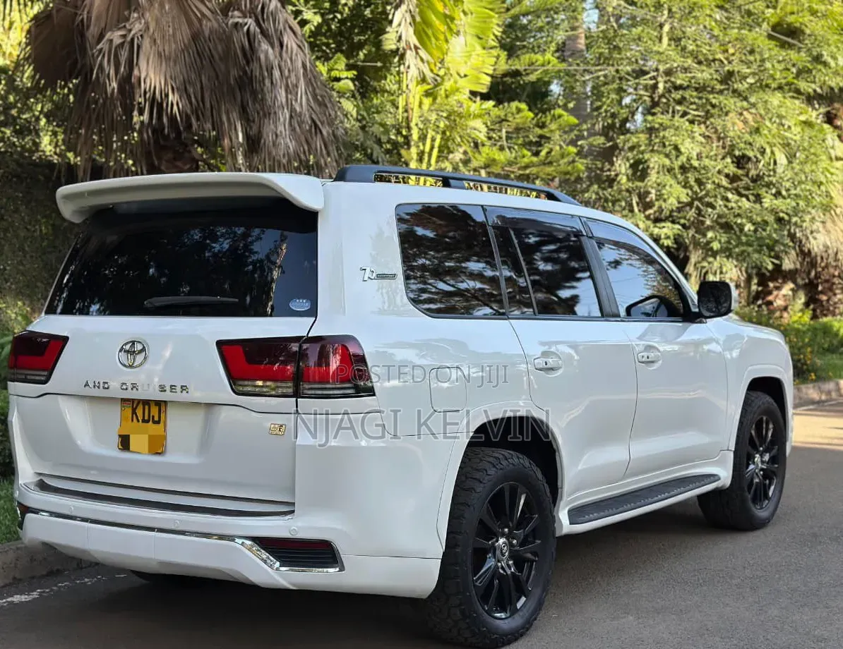 Toyota Land Cruiser 4.6 V8 ZX 2015 White