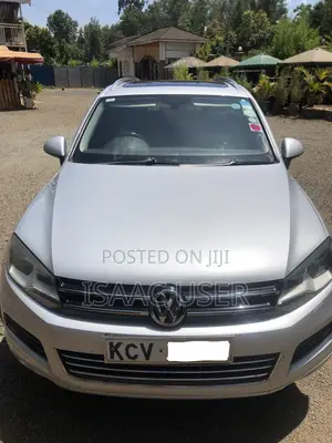 Volkswagen Touareg TDI Executive 2012 Silver