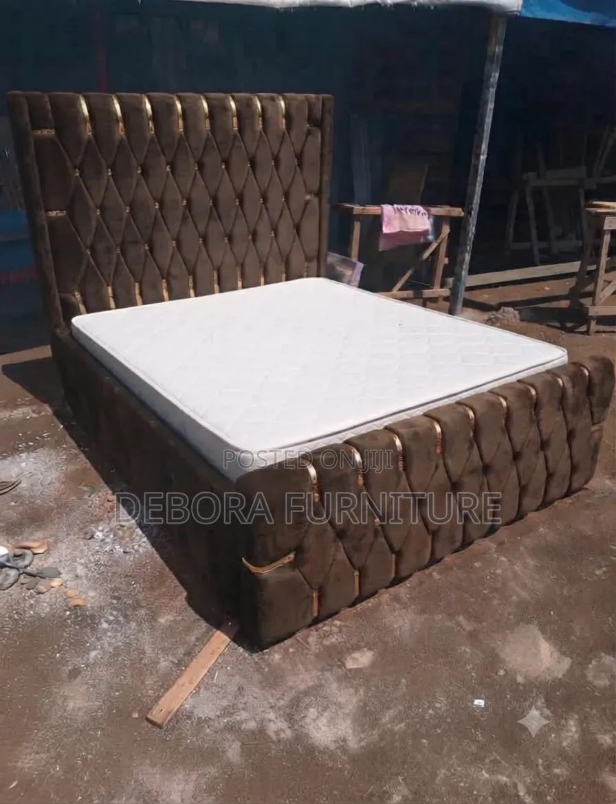 Dark Brown Chester 5*6 With Mattress