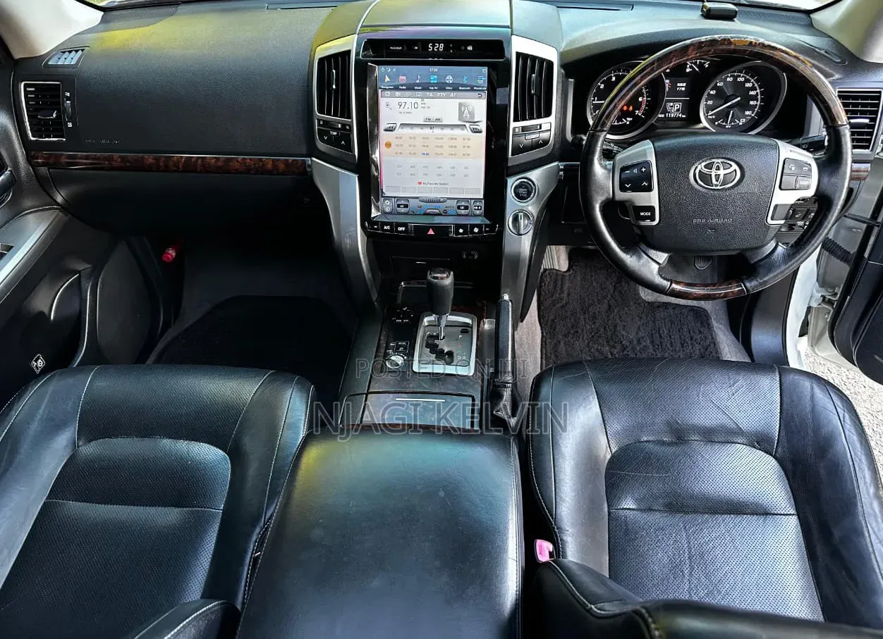 Toyota Land Cruiser 4.6 V8 ZX 2015 White
