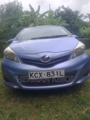 Toyota Vitz 1.3 AWD 5dr 2012 Blue