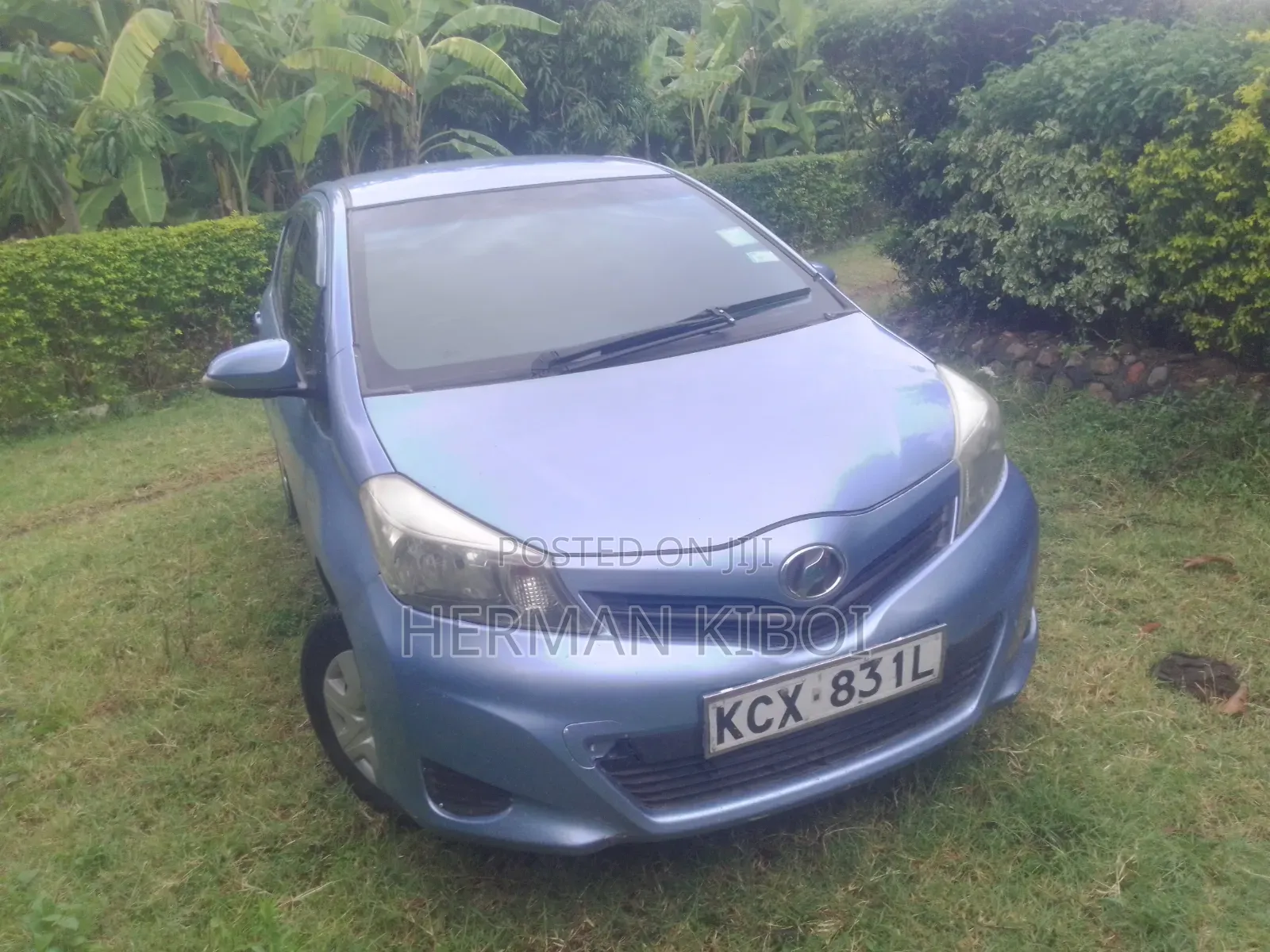 Toyota Vitz 1.3 AWD 5dr 2012 Blue