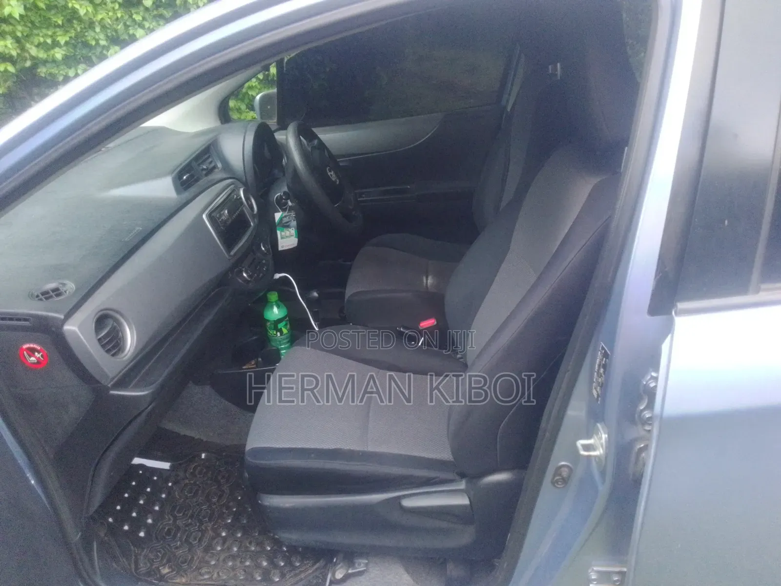 Toyota Vitz 1.3 AWD 5dr 2012 Blue