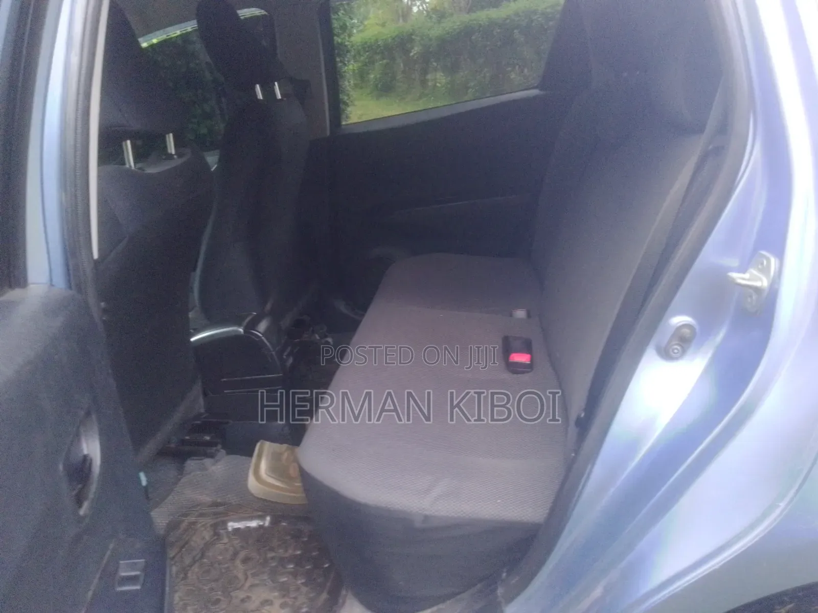 Toyota Vitz 1.3 AWD 5dr 2012 Blue