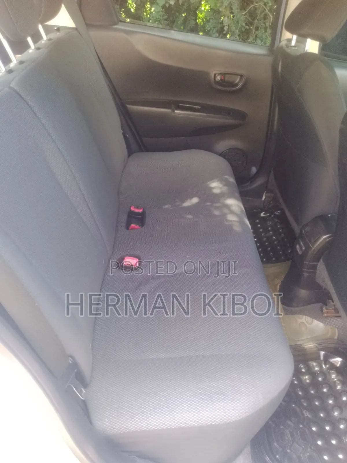 Toyota Vitz 1.3 AWD 5dr 2012 Blue