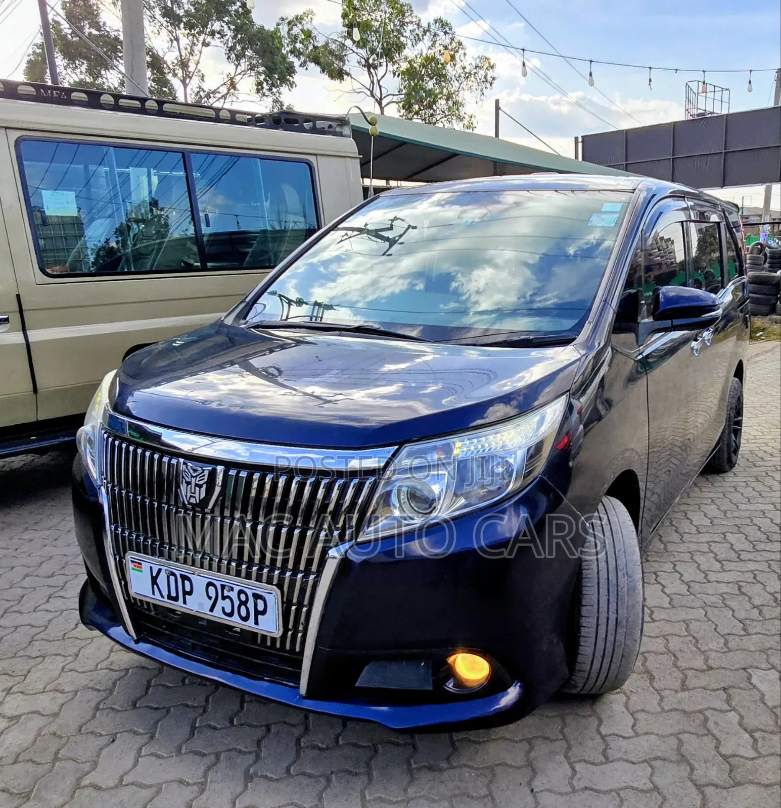 Toyota Esquire 2.0 FWD (7 seater) 2016 Purple
