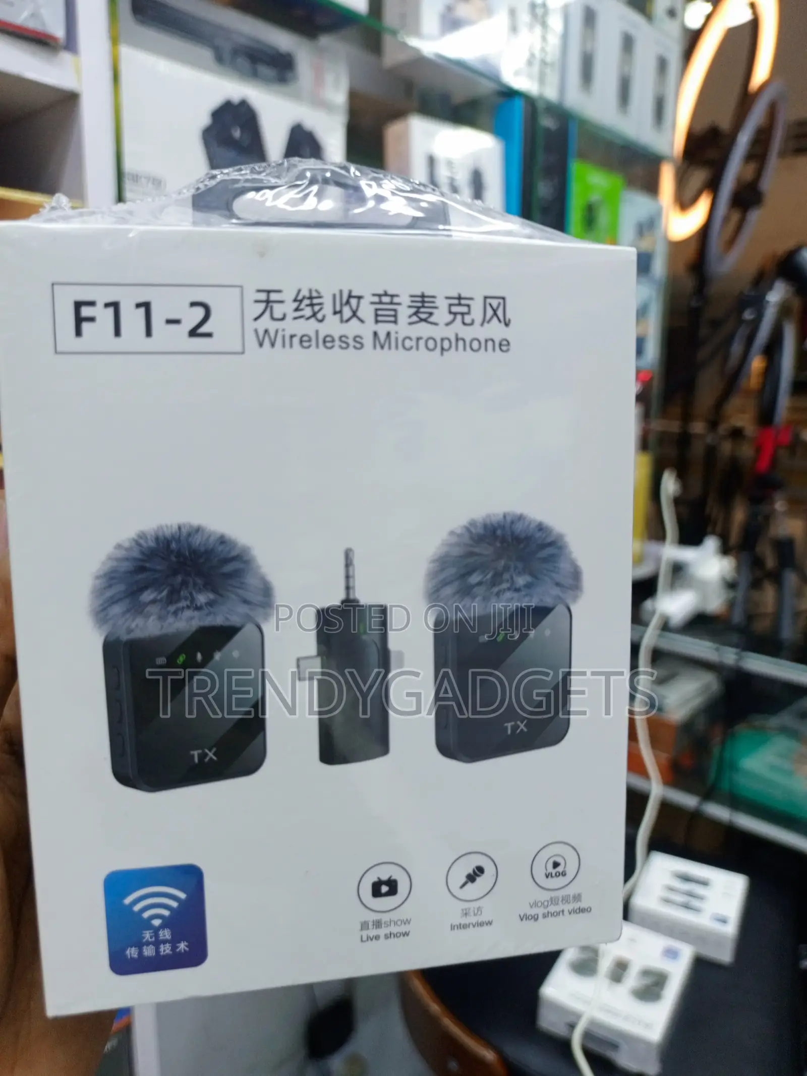 F11-2 Wireless Clip Mic Kit for Vlogging Interviews Streaming