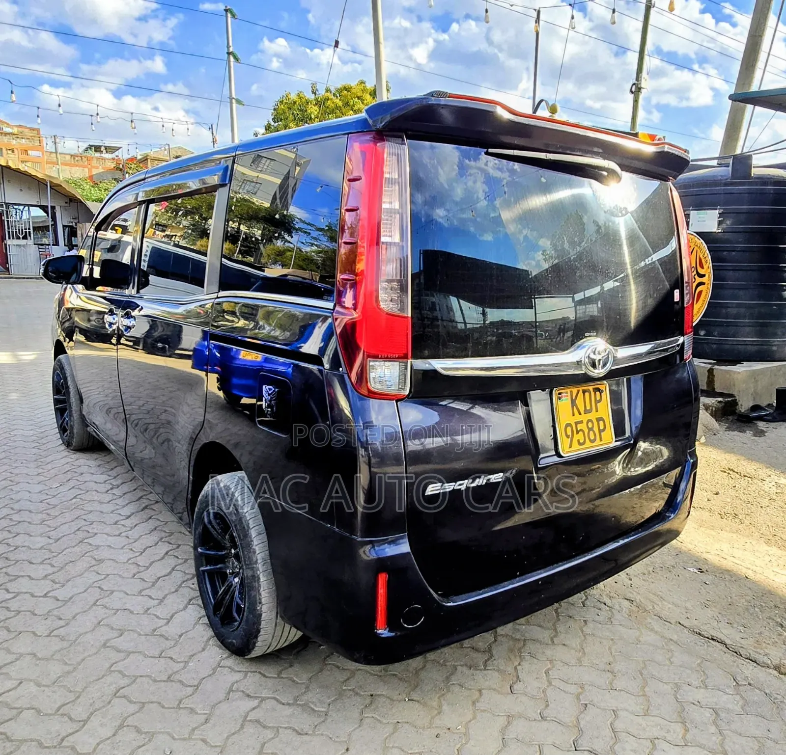 Toyota Esquire 2.0 FWD (7 seater) 2016 Purple