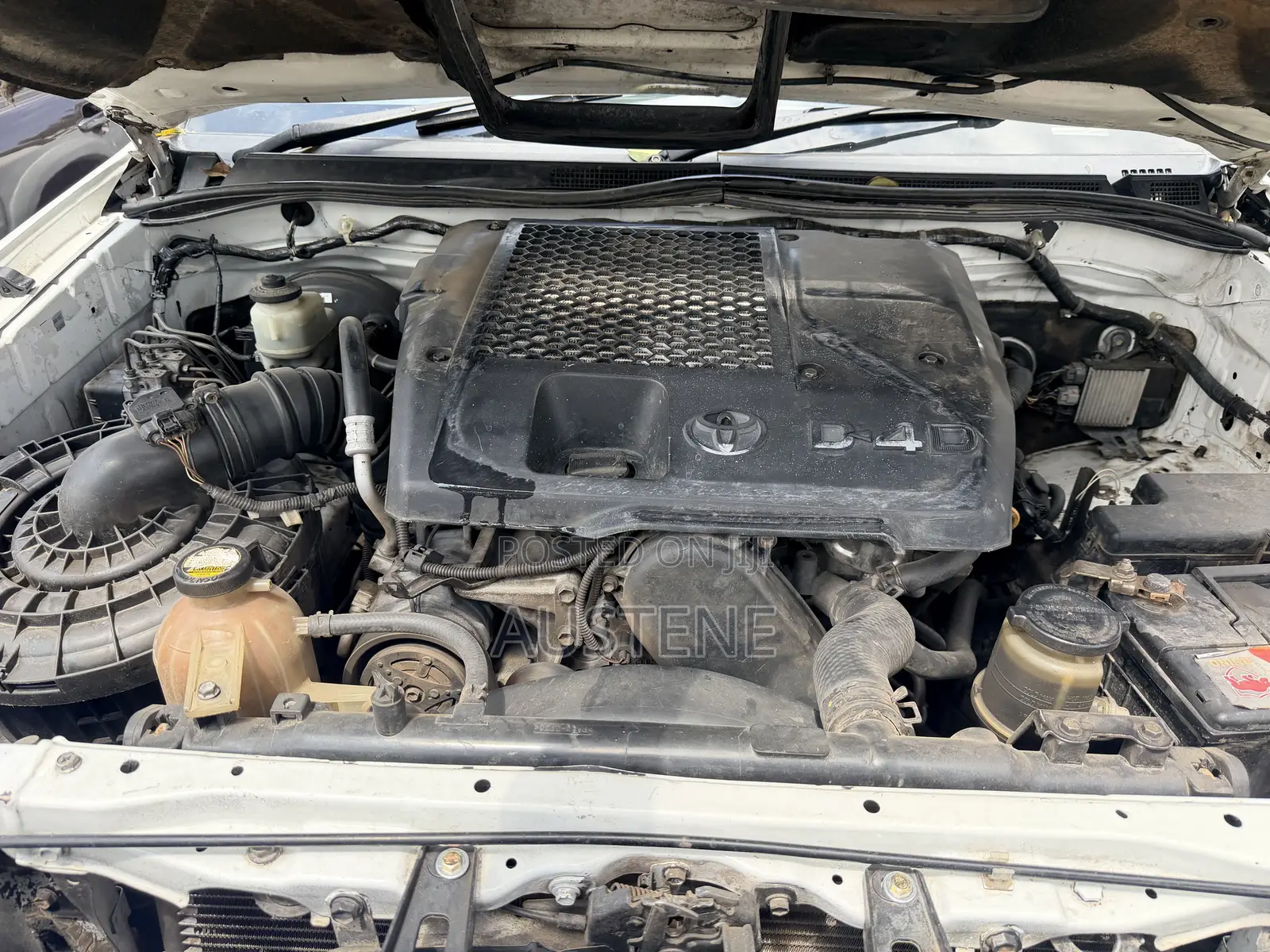 Toyota Hilux 2013 White