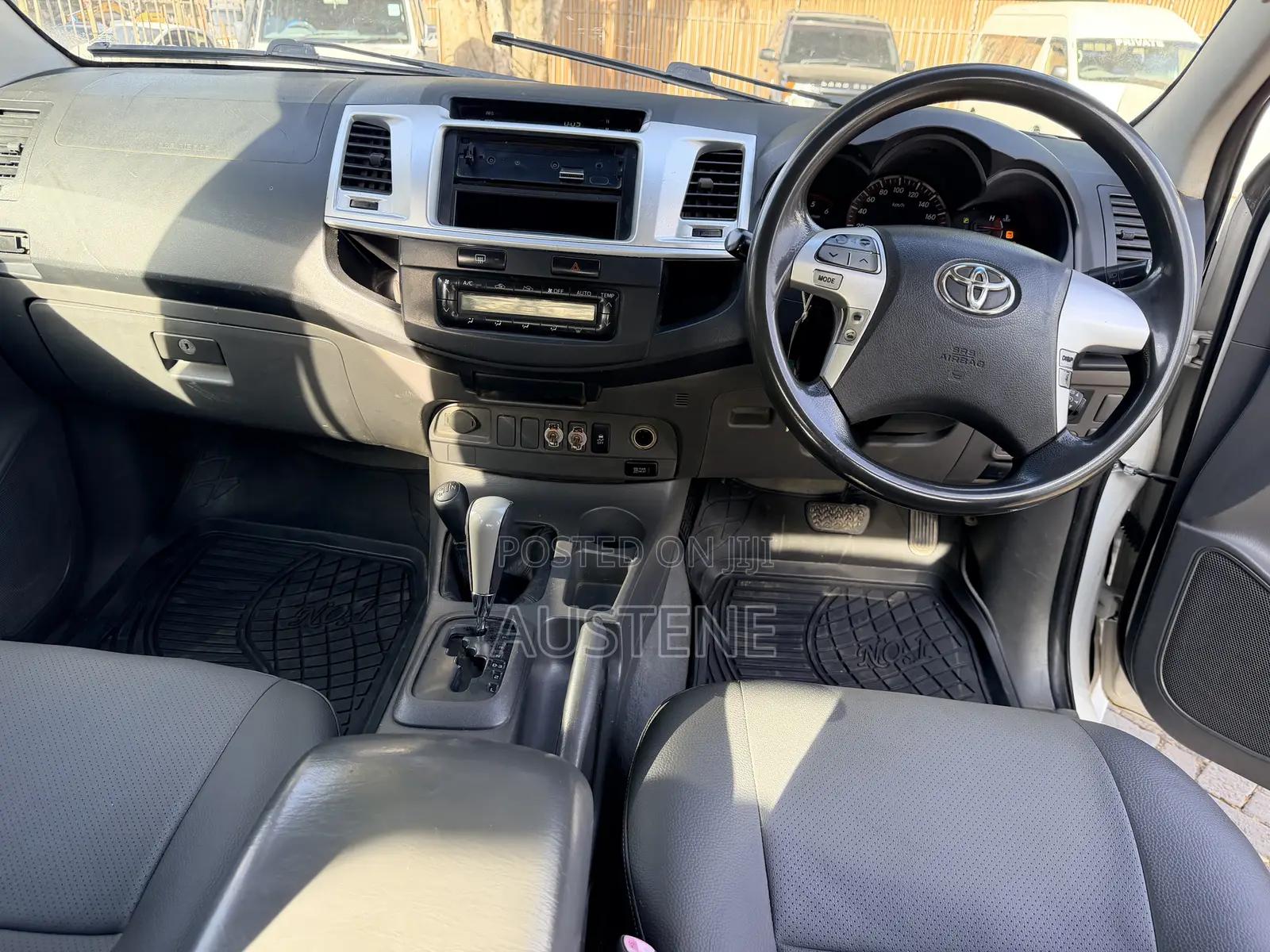 Toyota Hilux 2013 White