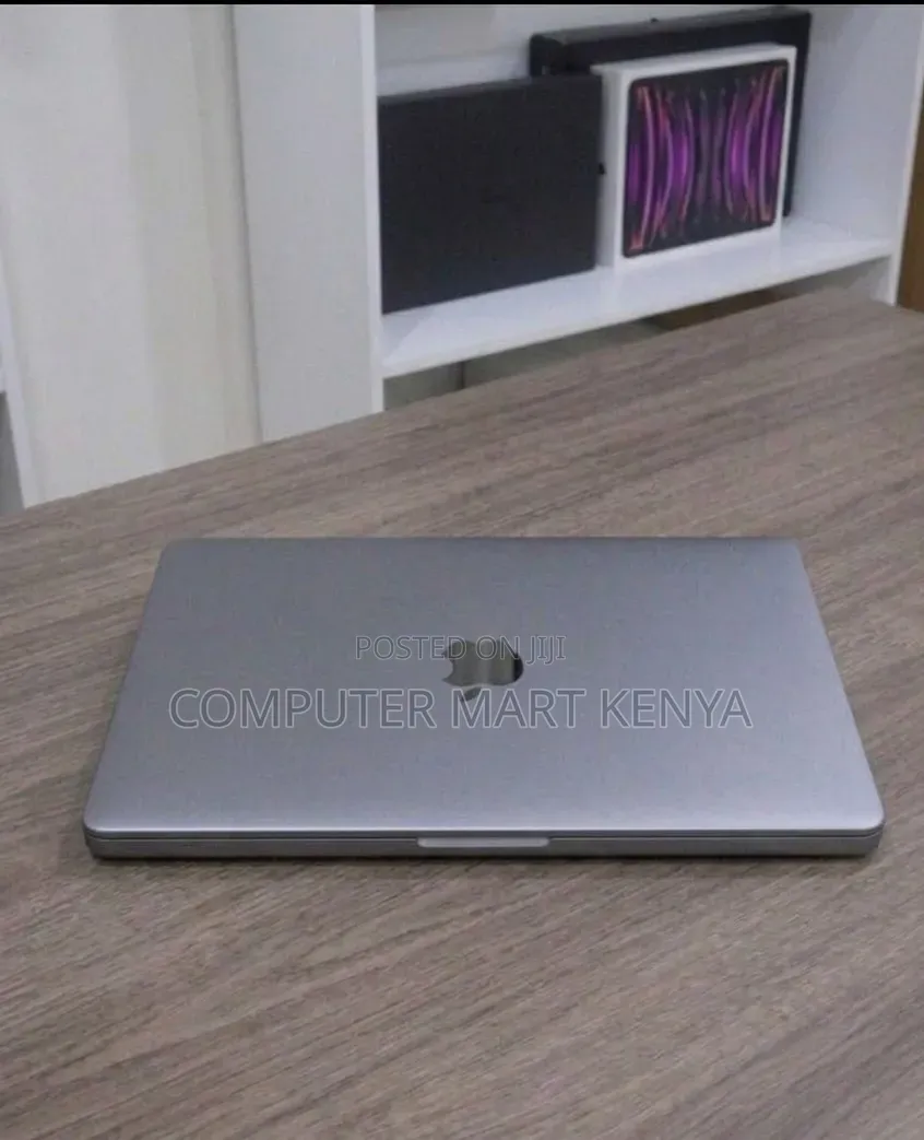 New Laptop Apple MacBook Pro 16GB Apple M1 Pro SSD 512GB