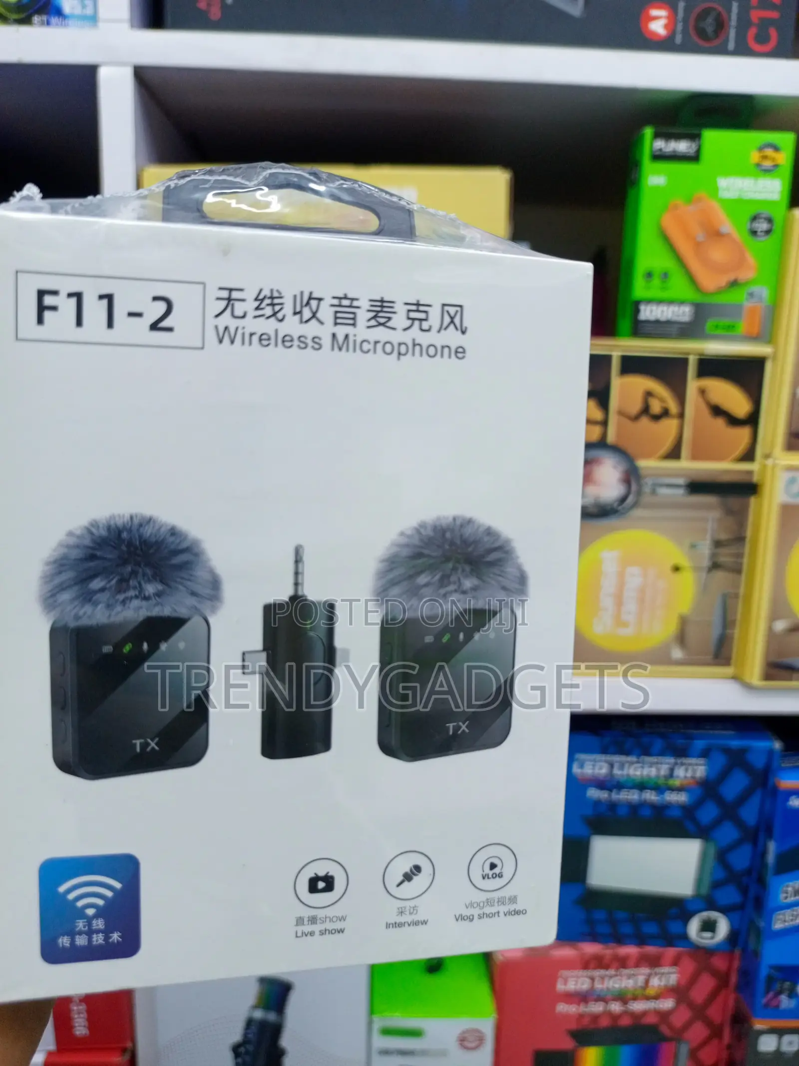 F11-2 3-in-1 Wireless Lavalier Mic System for Phone Camera