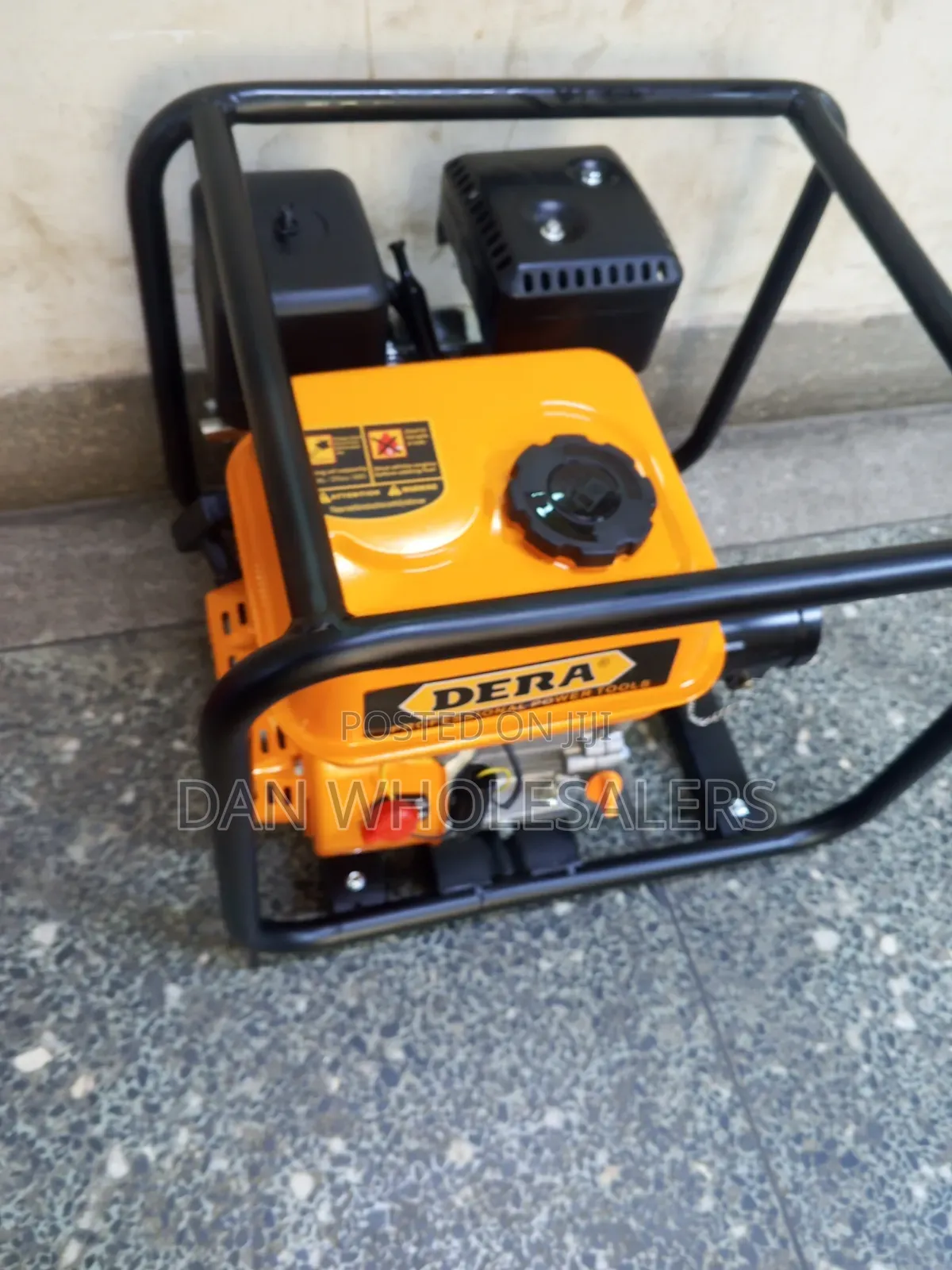 Dera Gasoline Concrete Vibrator