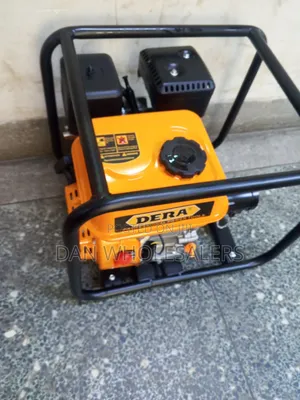 Dera Gasoline Concrete Vibrator