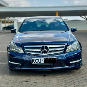 Mercedes-Benz C200 2012 Blue