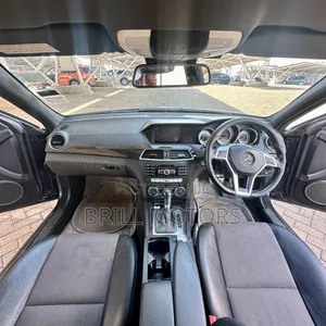 Mercedes-Benz C200 2012 Blue