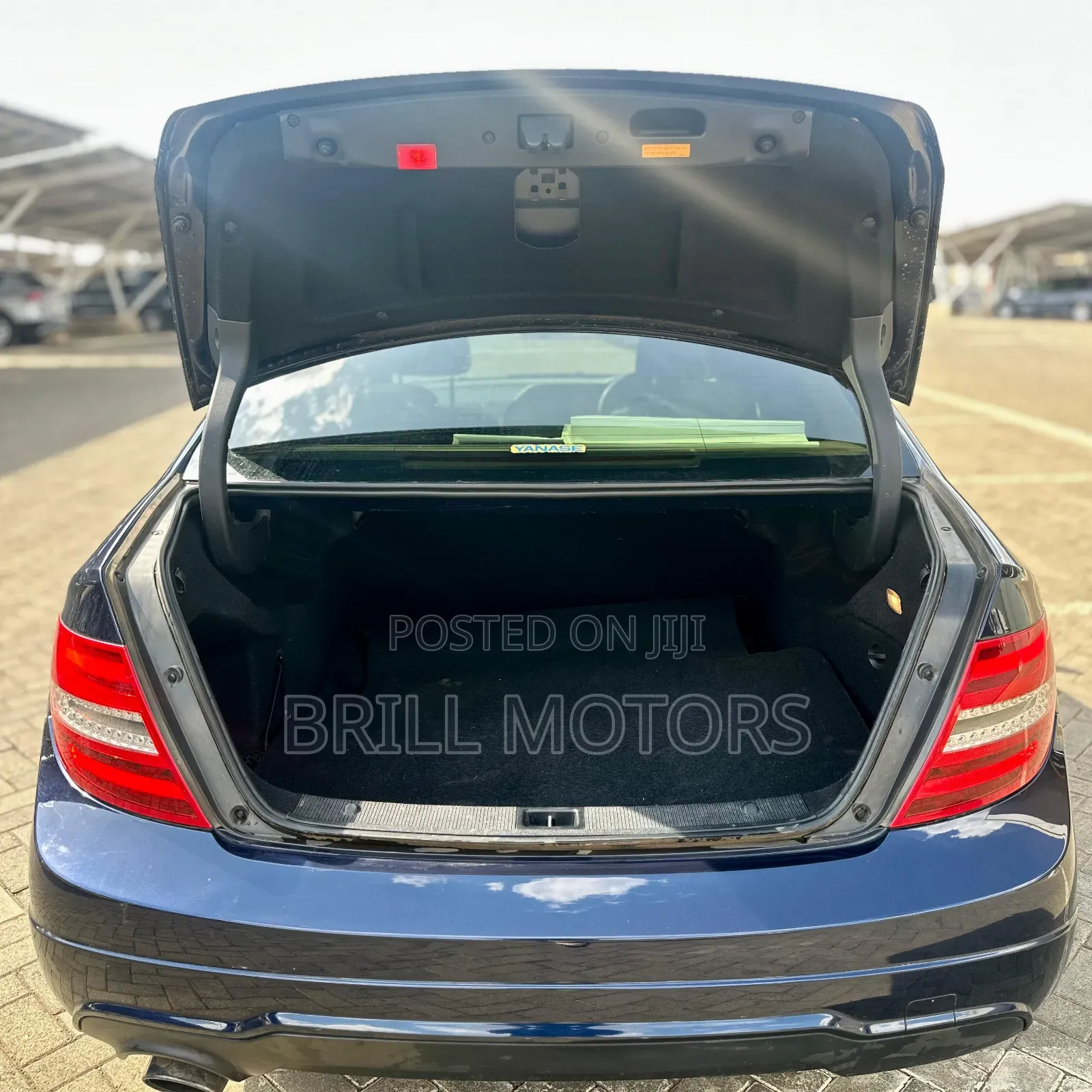 Mercedes-Benz C200 2012 Blue