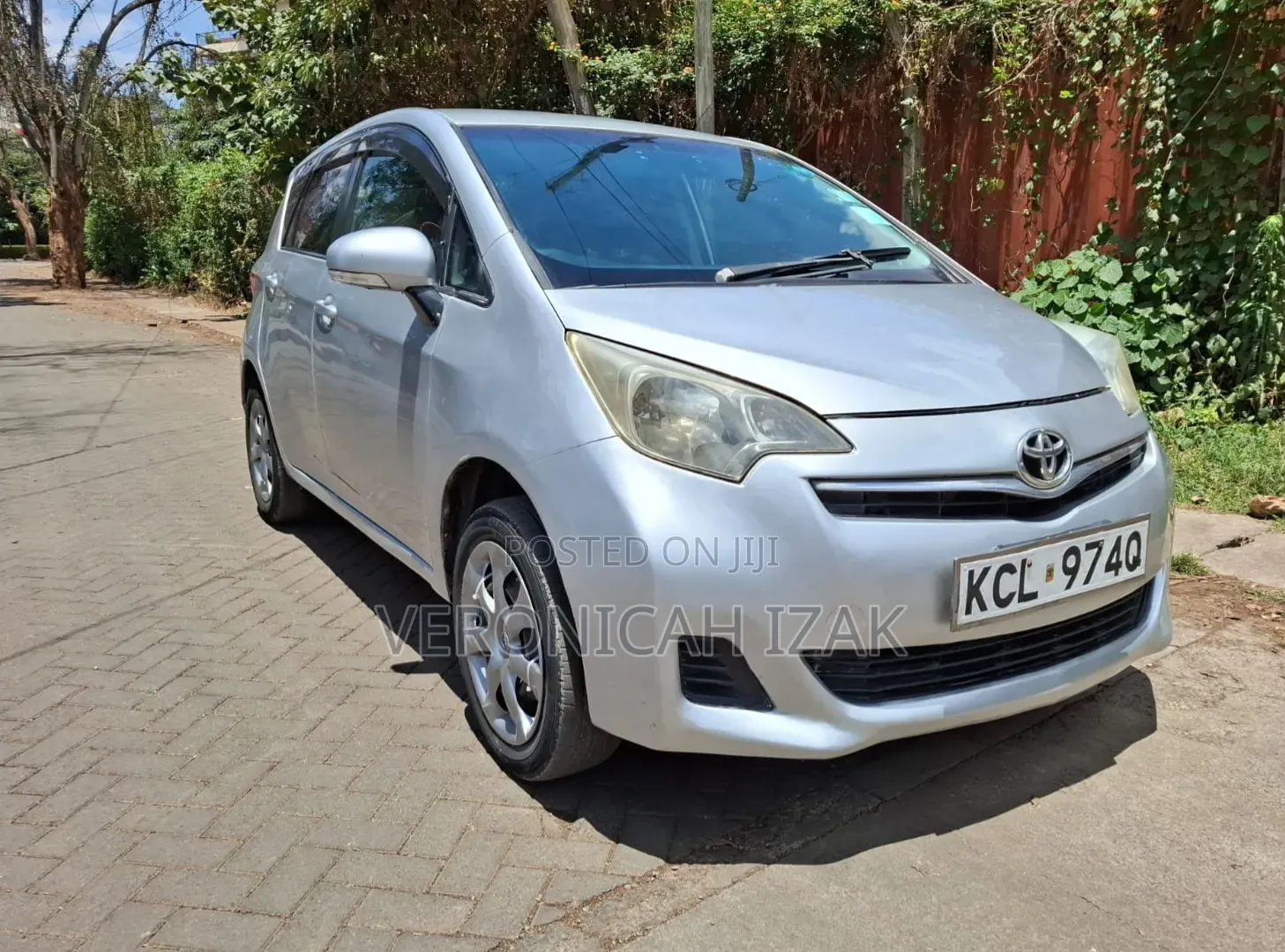 Toyota Ractis 2011 Silver