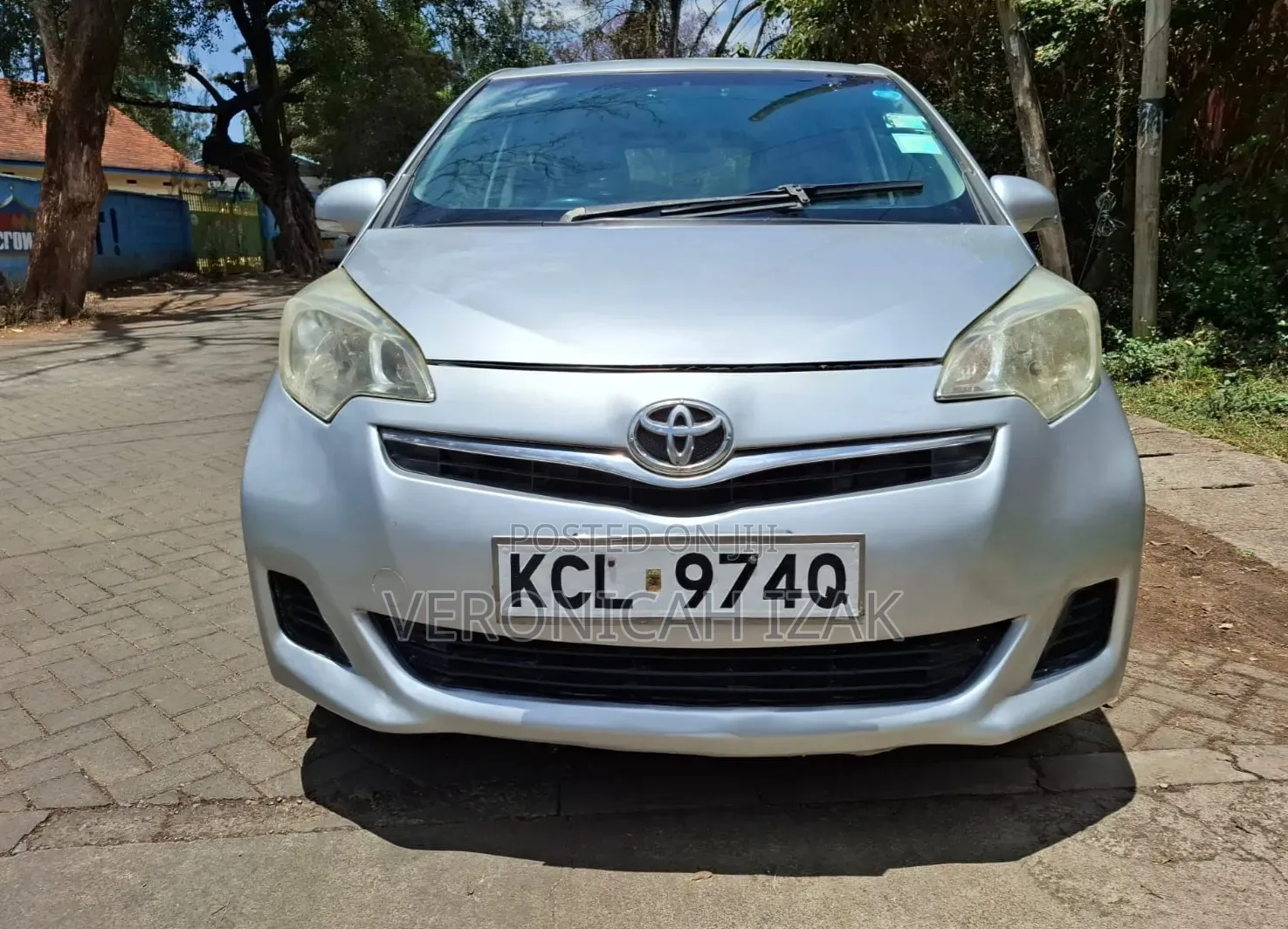 Toyota Ractis 2011 Silver