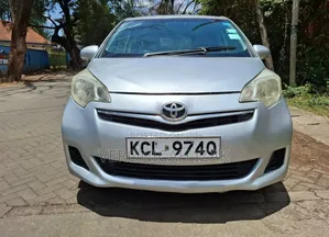 Toyota Ractis 2011 Silver
