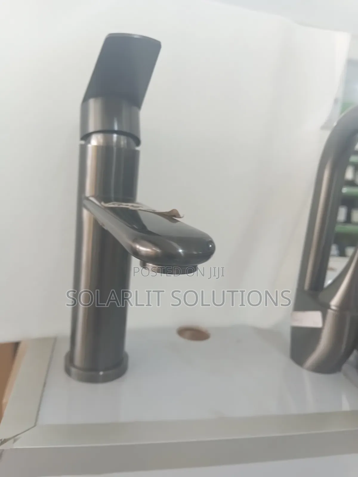 Modern Single-Handle Pull-Down Sink Mixer Faucet