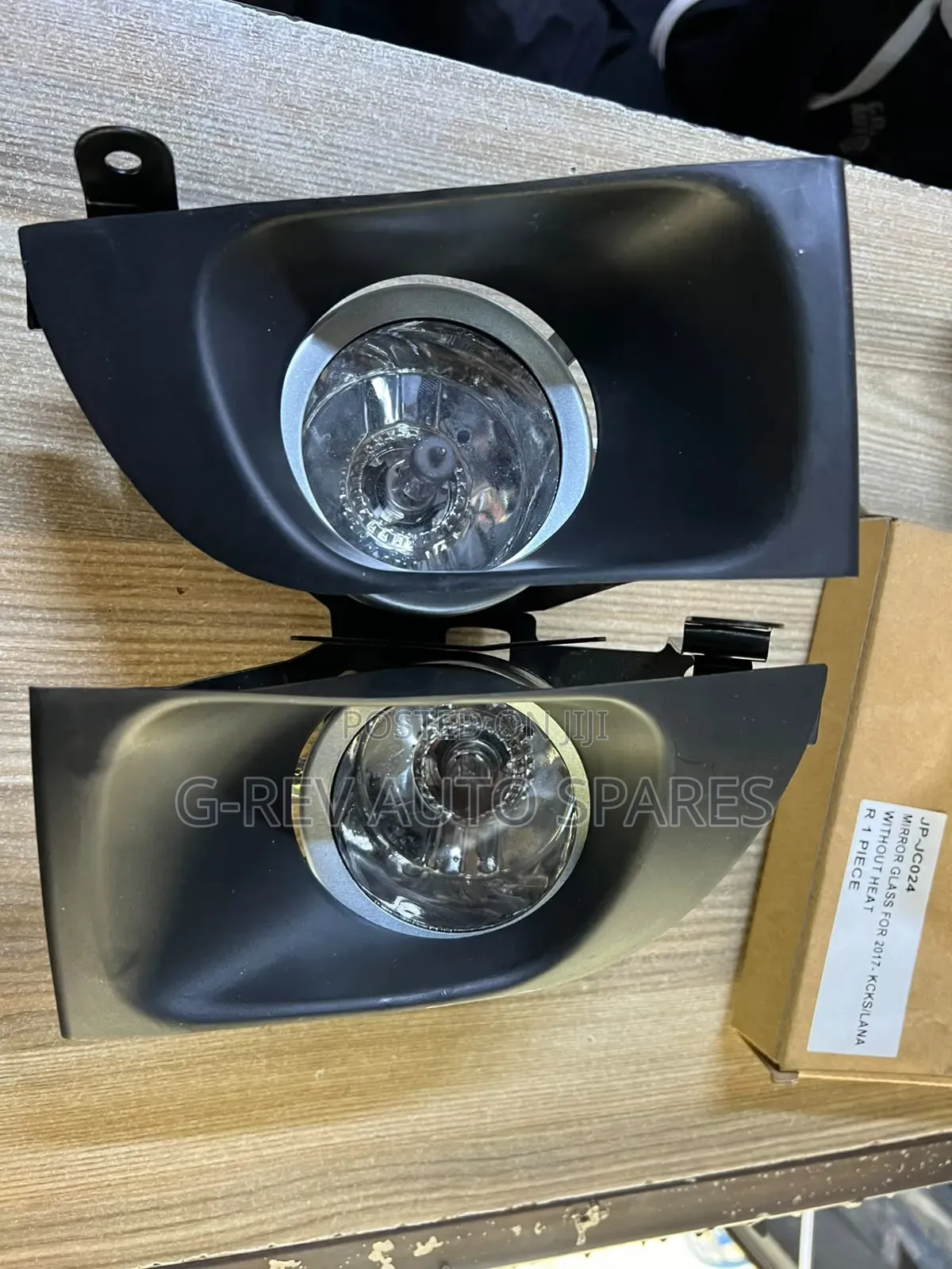 Toyota sUceed Old Model Foglights