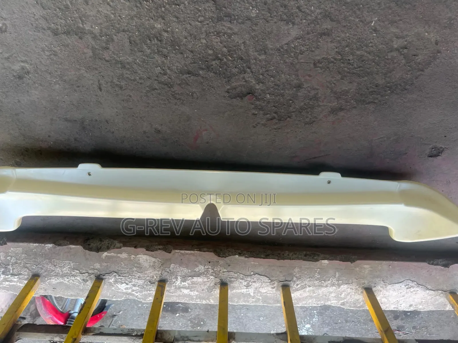 Nissan Note Original Spoiler