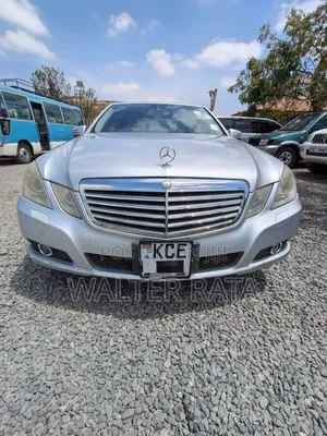 Mercedes-Benz E300 2009 Silver