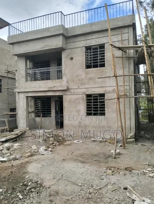 4bdrm Maisonette in Toll Estate for sale