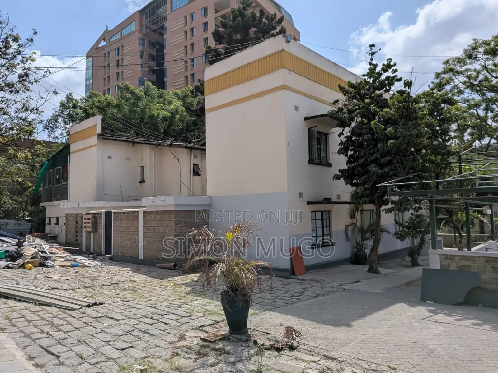 4bdrm Maisonette in Toll Estate for sale