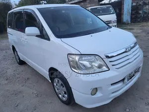 Toyota Voxy 2005 White