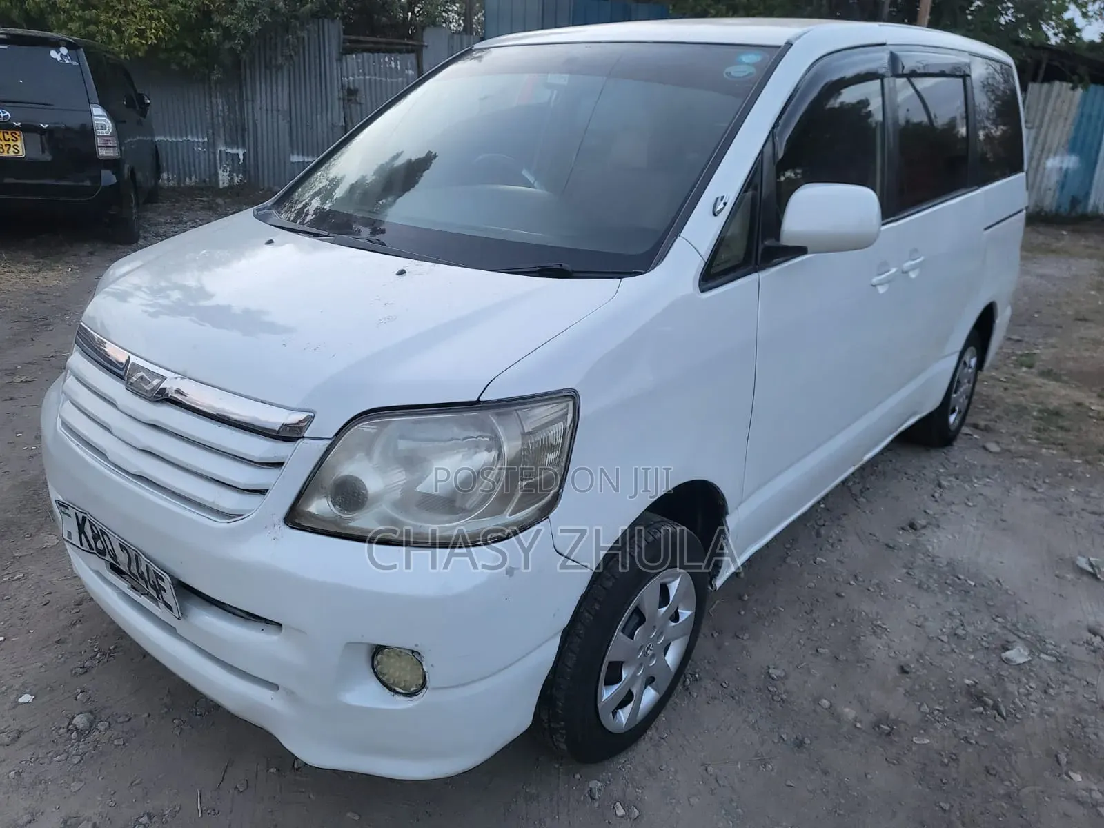 Toyota Voxy 2005 White