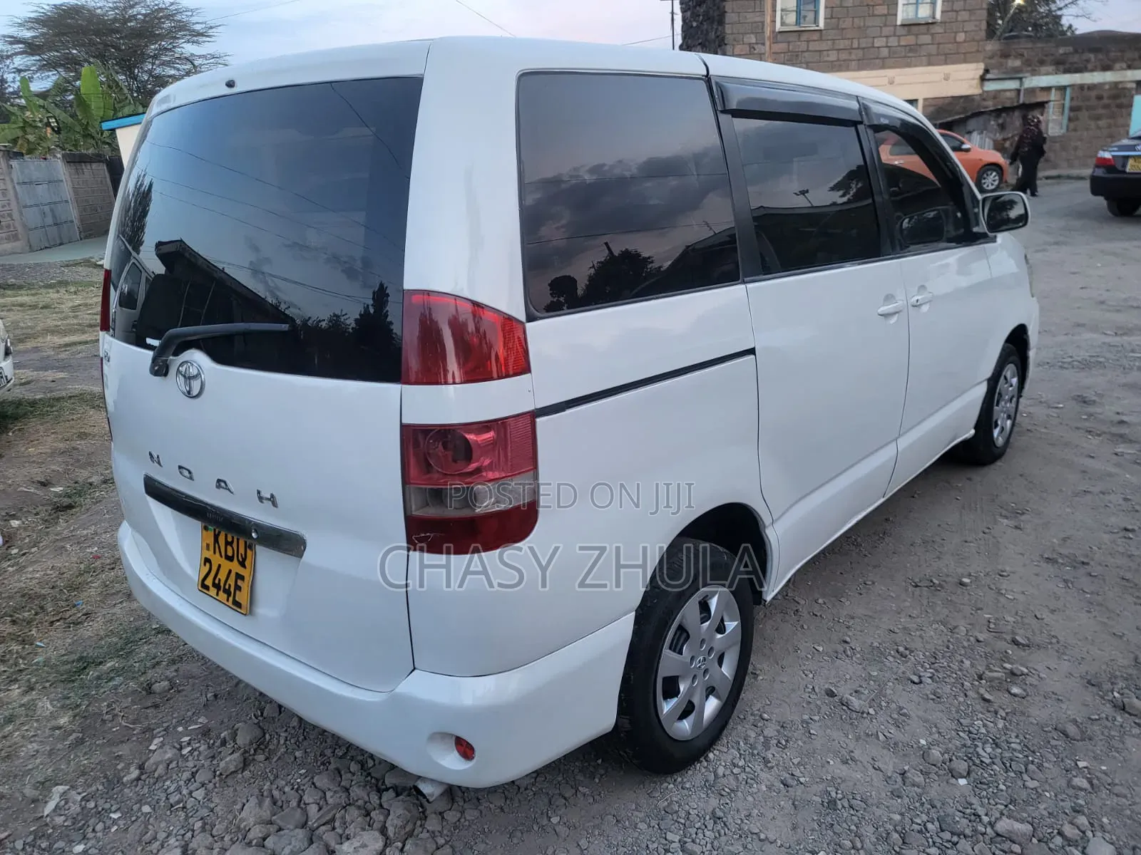 Toyota Voxy 2005 White