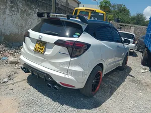 Honda Vezel 2016 White