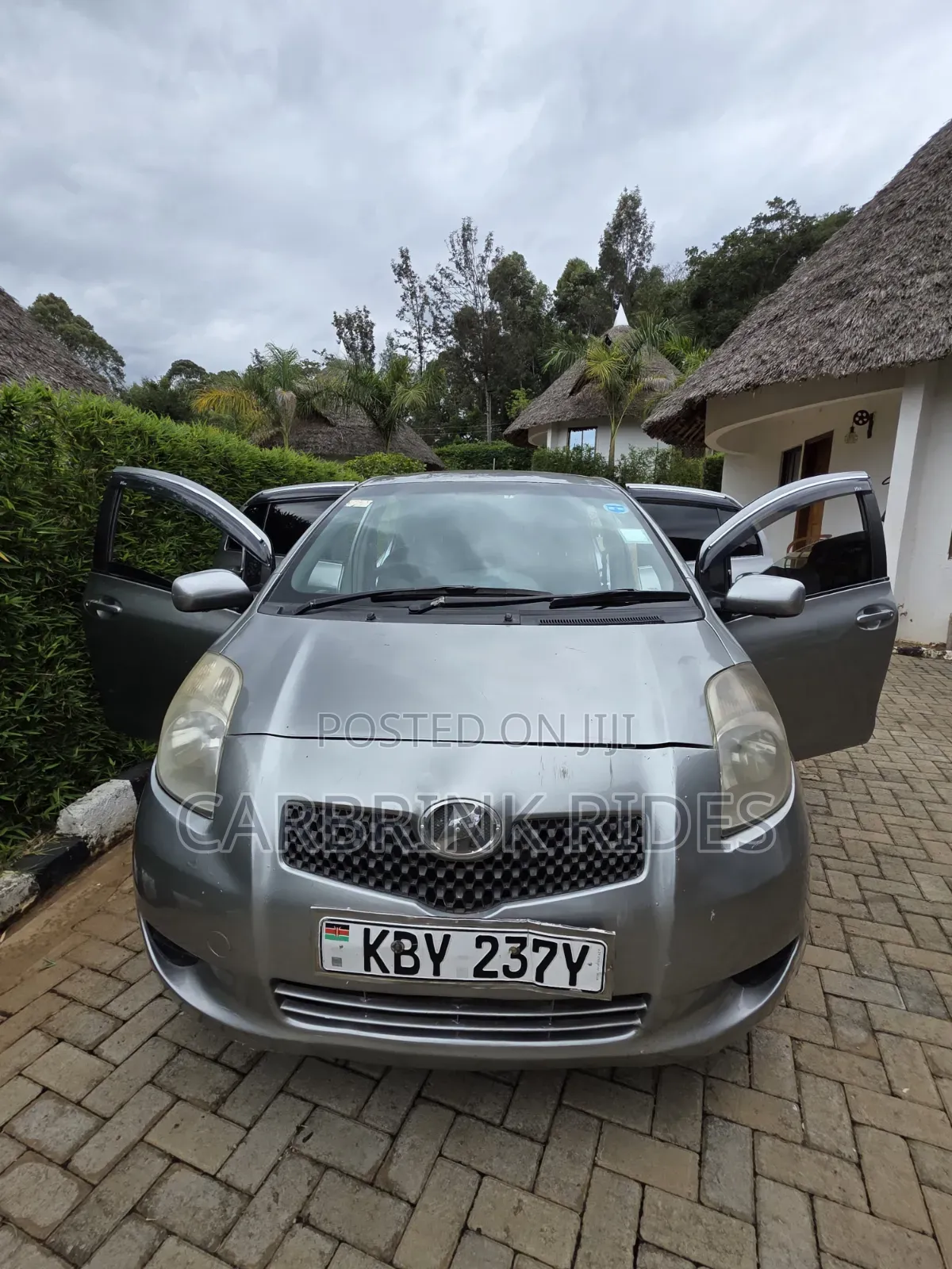 Toyota Vitz 2007 Silver