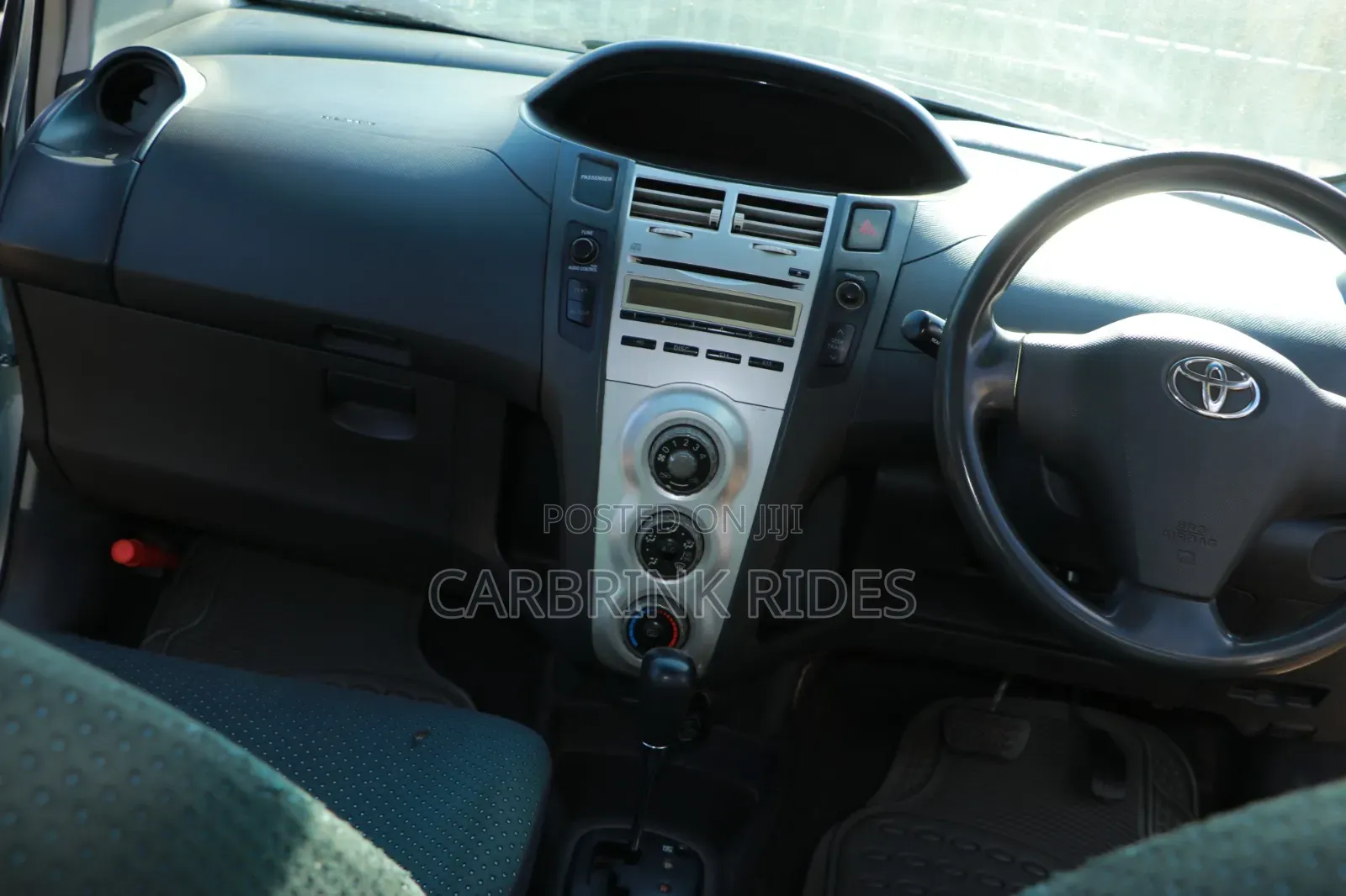 Toyota Vitz 2007 Silver