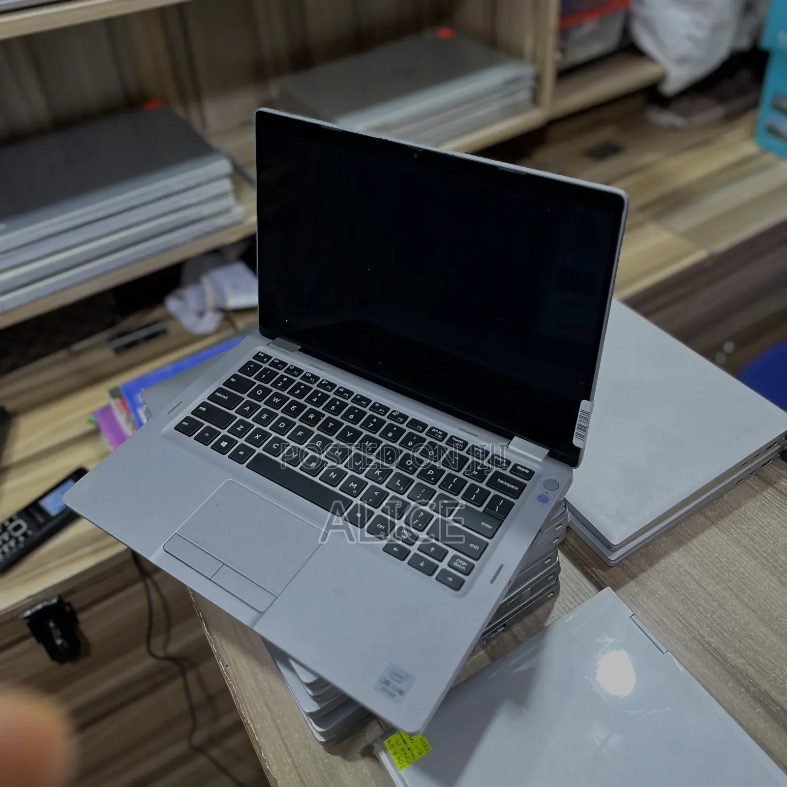 New Laptop Dell Latitude 5310 8GB Intel Core i7 SSD 256GB