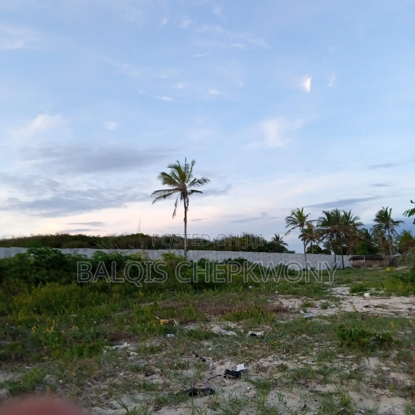 Prime 85x100ft Plot in Kikambala – 10 Min Walk to Beach!