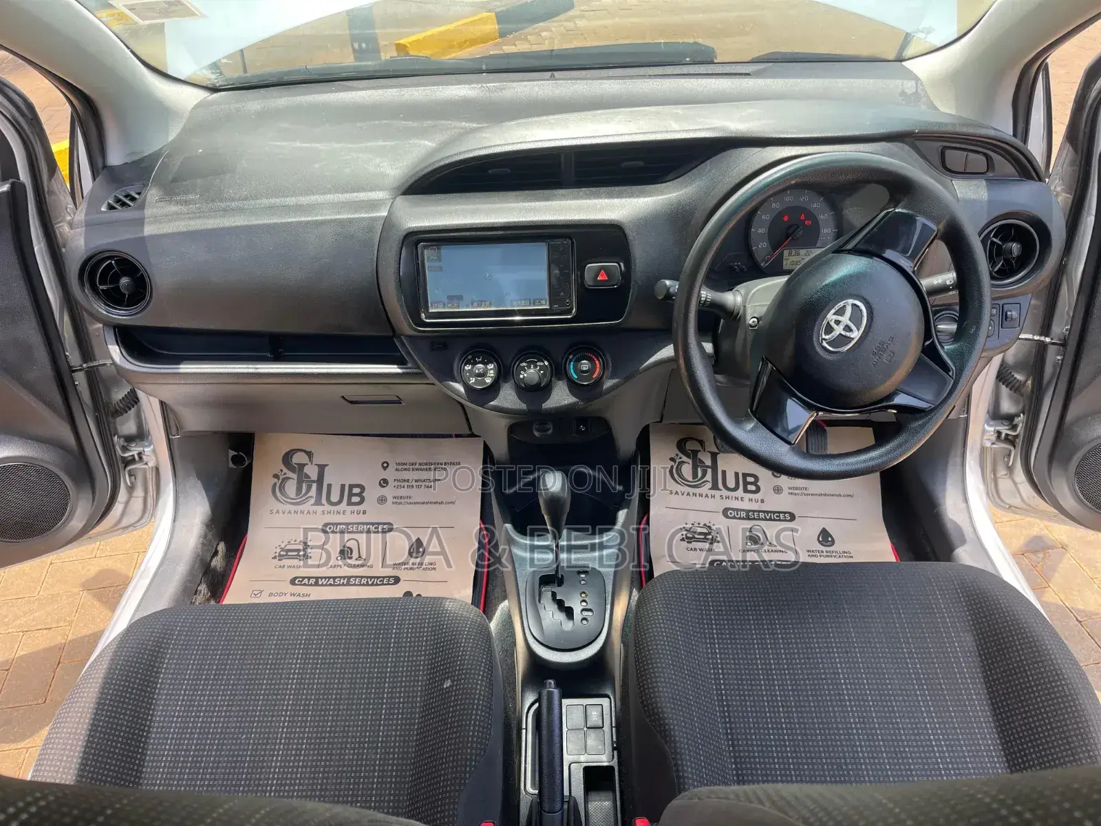 Toyota Vitz 2017 Silver