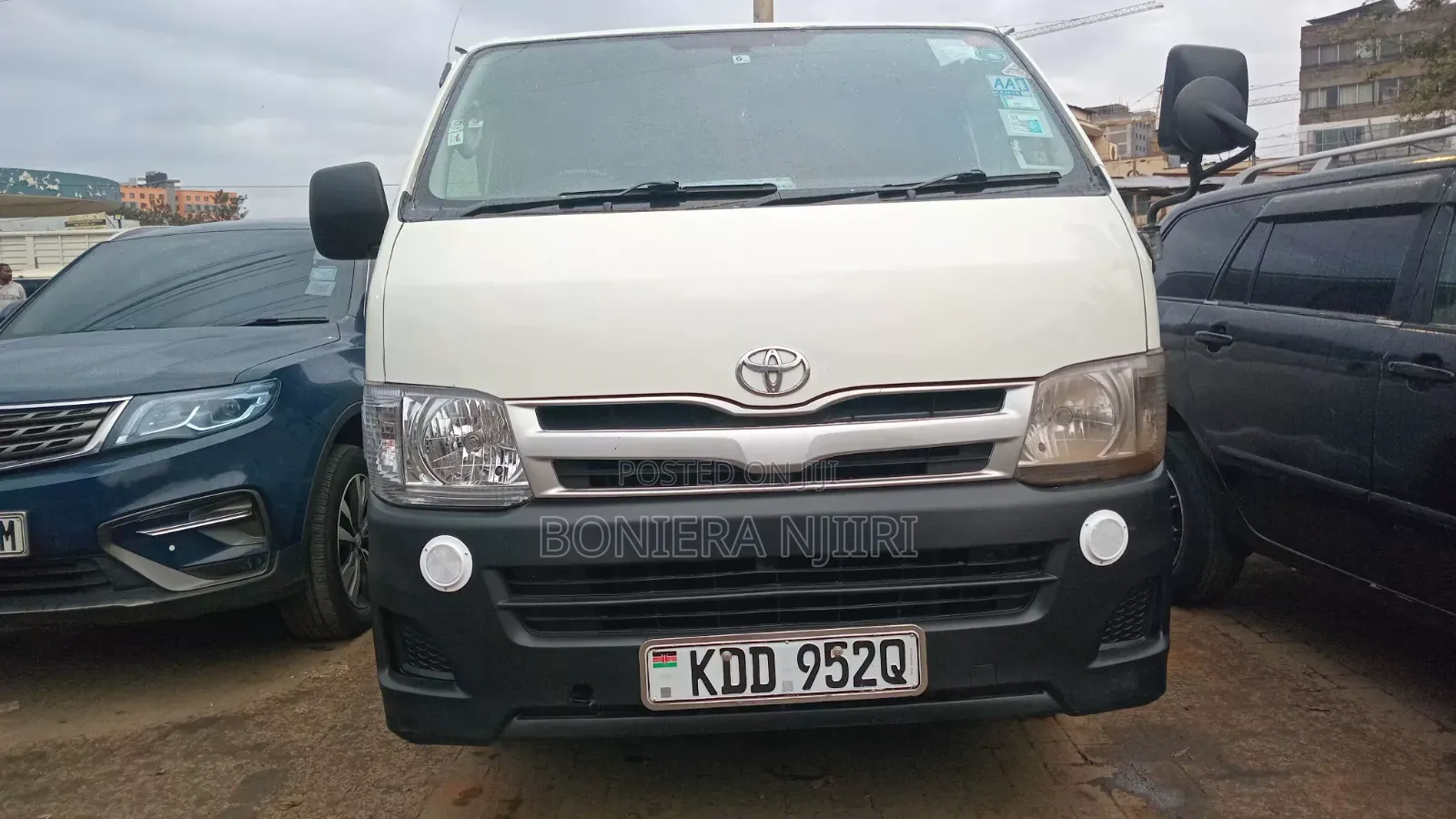 Toyota HiAce 2014 White
