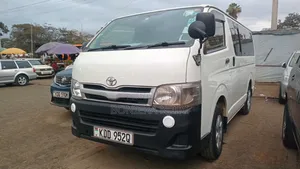 Toyota HiAce 2014 White