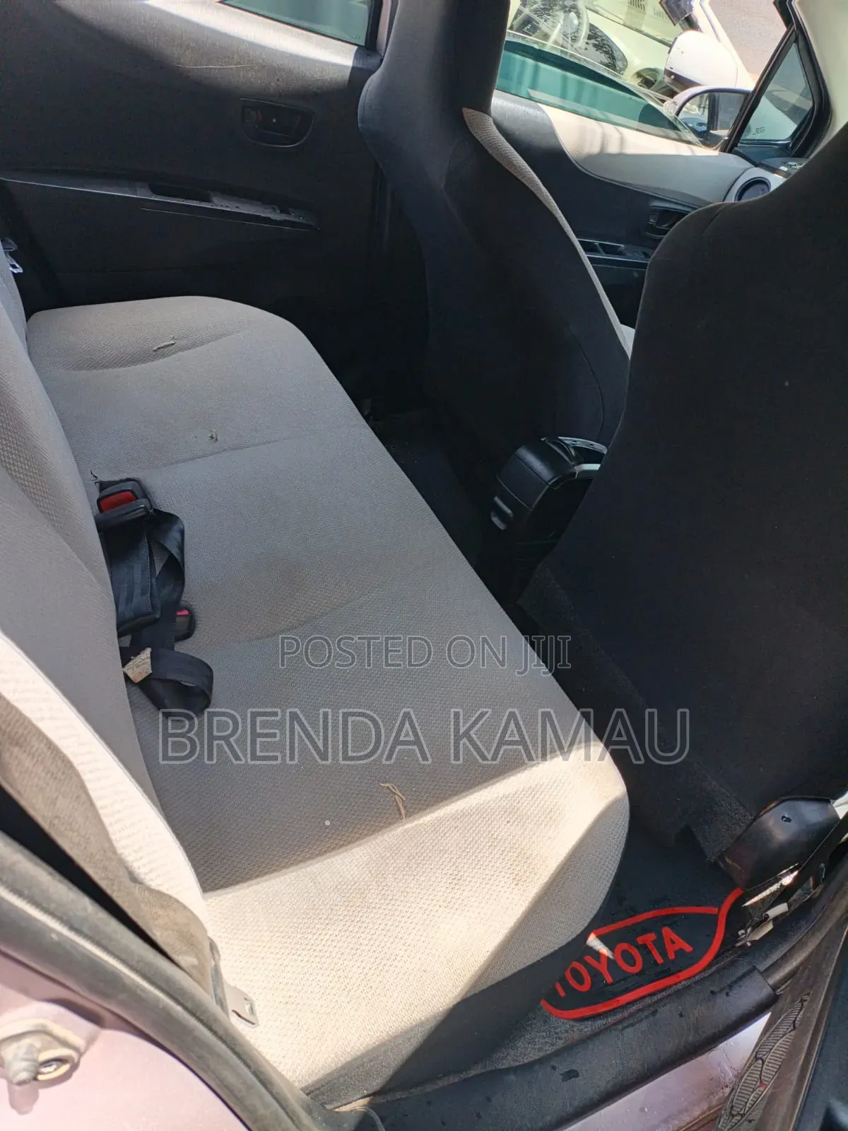 Toyota Vitz 2011 Pink