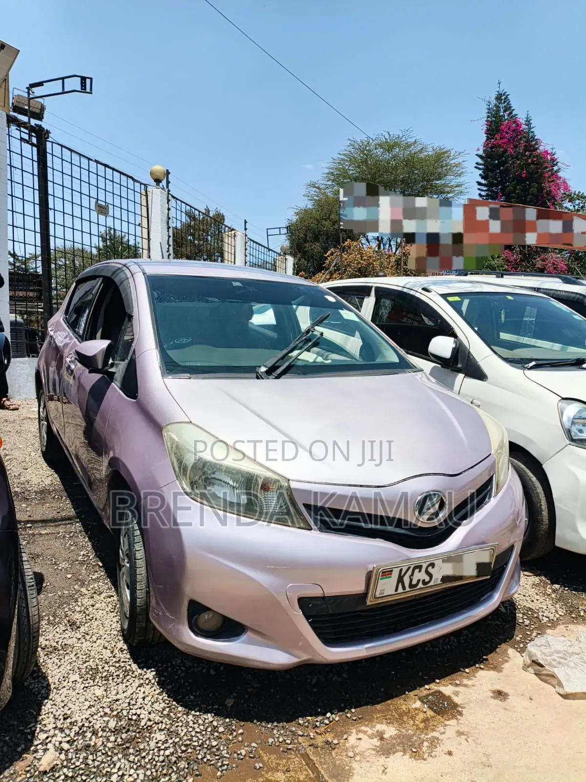 Toyota Vitz 2011 Pink
