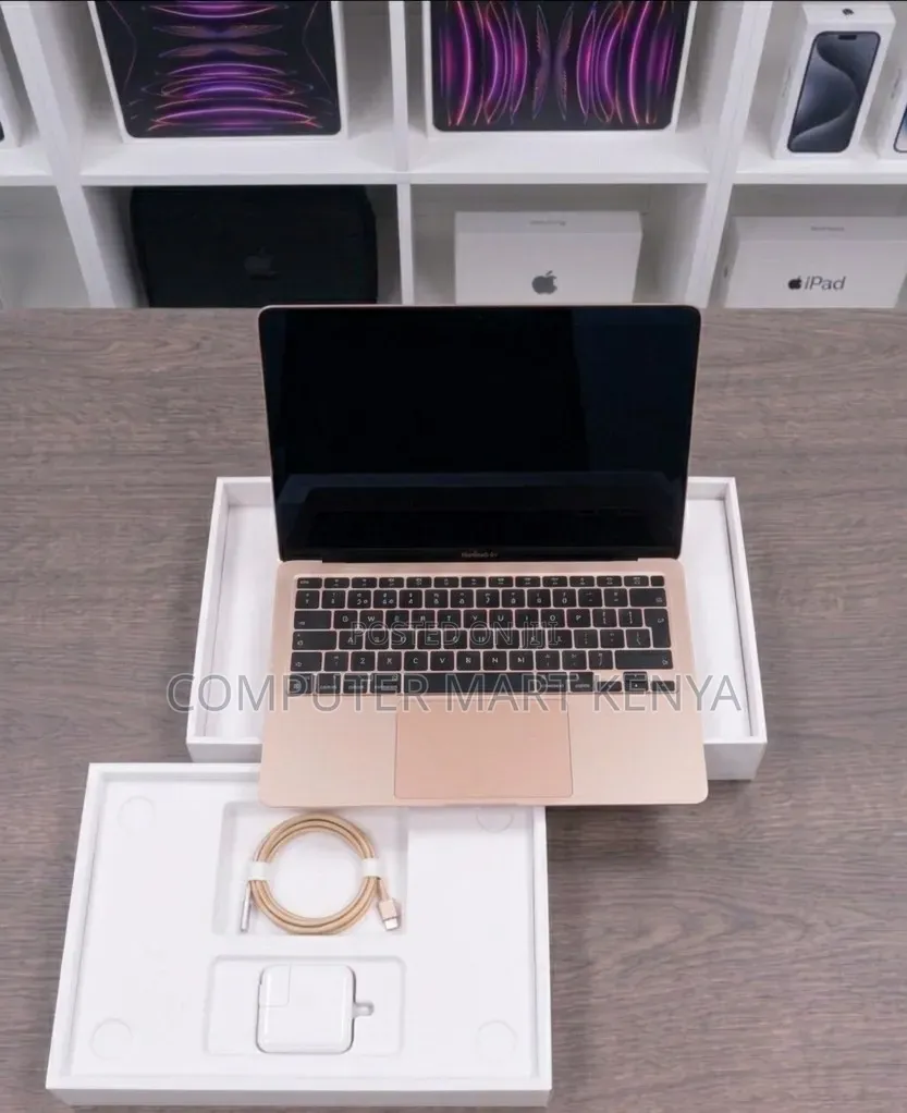 New Laptop Apple MacBook Air 2020 8GB Intel Core i5 SSD 512GB